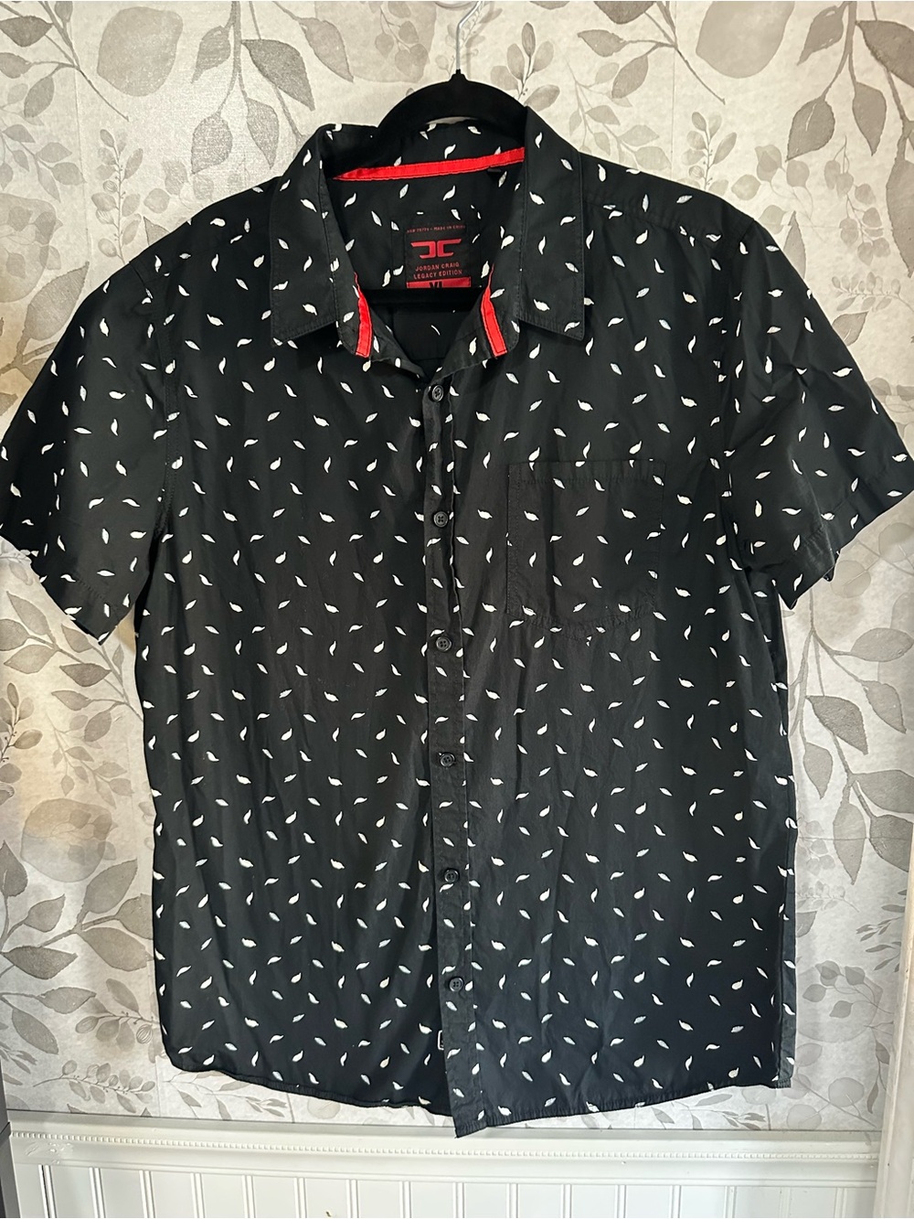 Jordan Craig Black Short-Sleeve Button-Up Shirt with White Leaf Print